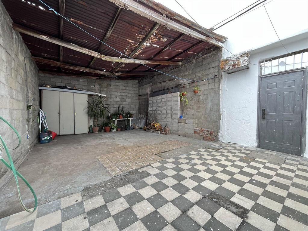 VENTA CASA ESQUINA 2 DORMITORIOS CON COCHERA – CERRO
