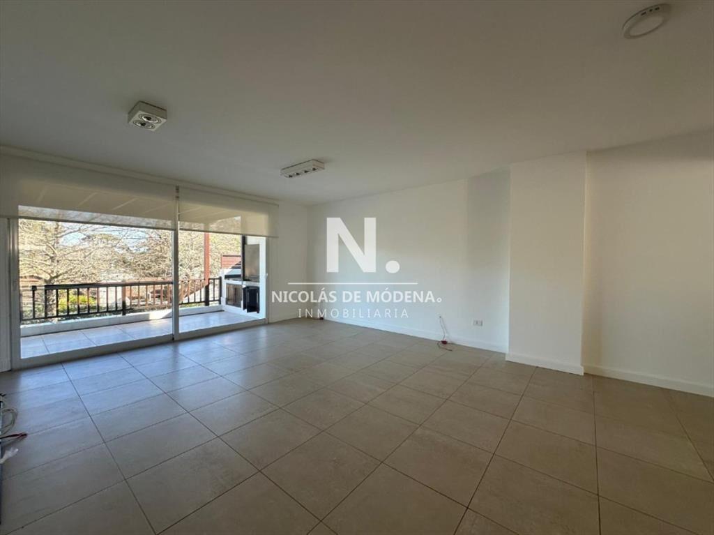 Apartamento de 3 dormitorios y 3 baños