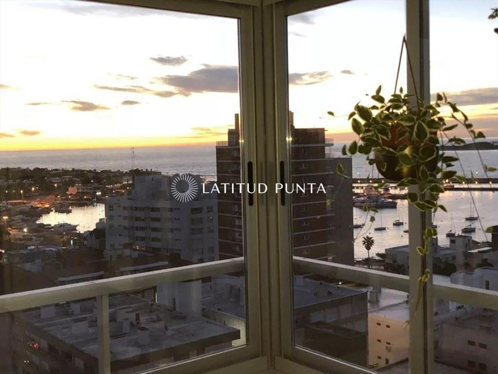 Península, apartamento de 3 dormitorios en piso
