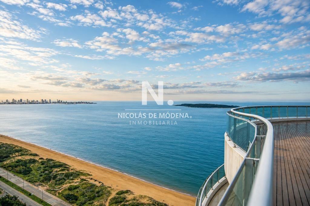 Espectacular departamento triplex de 4 suites + dep de serv