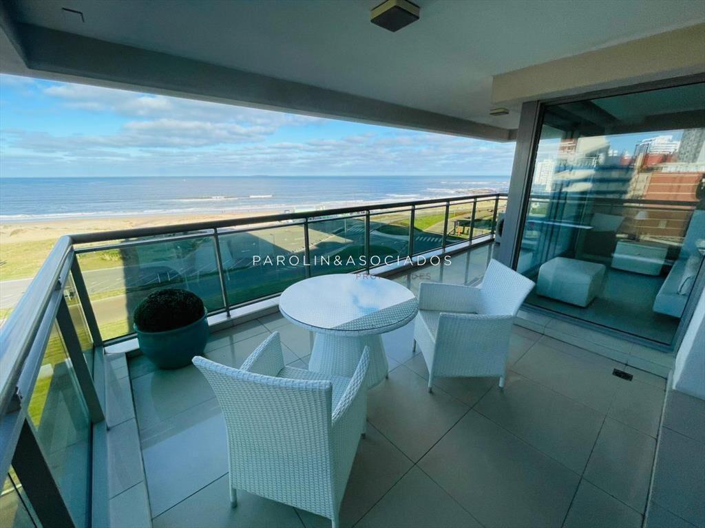 Apartamento en venta de 3 suites en Torre Punta