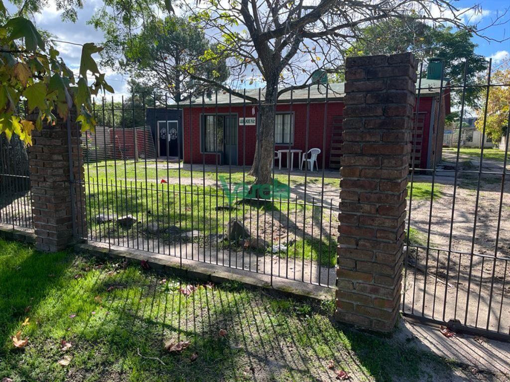 Venta de casa en Pinamar sur, 4 dormitorios, a al