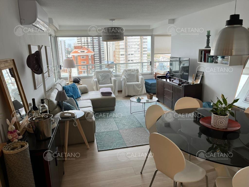 Departamento con vista al mar en Península, Punta del Este