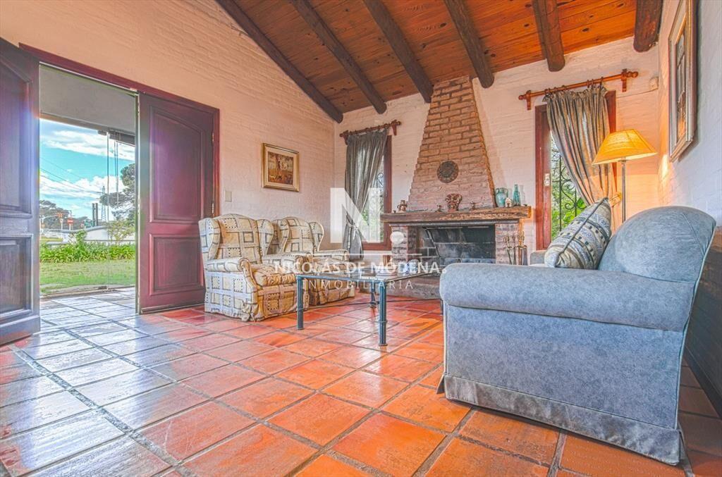 En venta impecable casa de 3 dormitorios, en Cantegril Punt