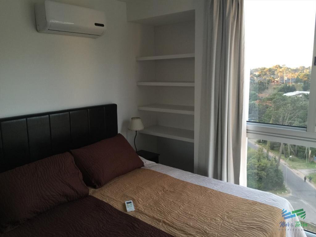 ALQUILER ANUAL, TORRE CON SERVICIOS, 1 DORMITORIO, PUNTA DE