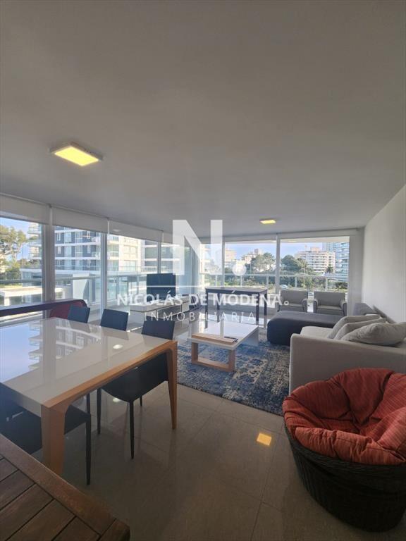 Apartamento de 4 dormitoios en venta, Roosevelt -
