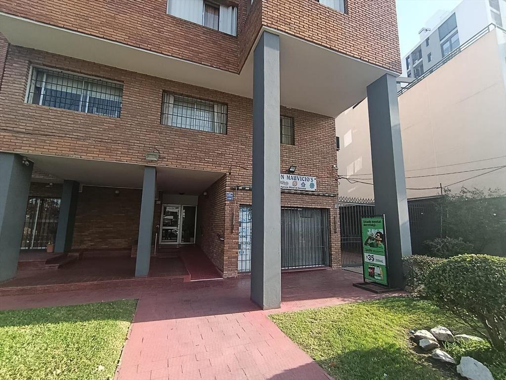Comodo apartamento próximo a av.Italia y propios, y de ser