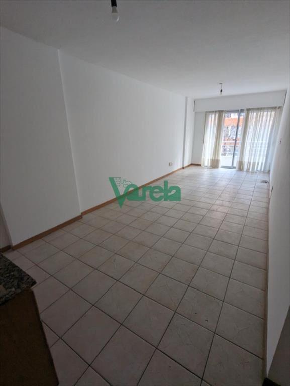 Alquiler Pocitos, Rambla, apartamento con terraza