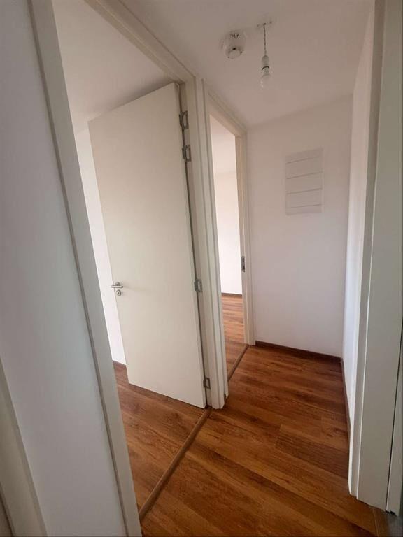 Apartamento en alquiler 2 dormitorios y balcón al frente, a