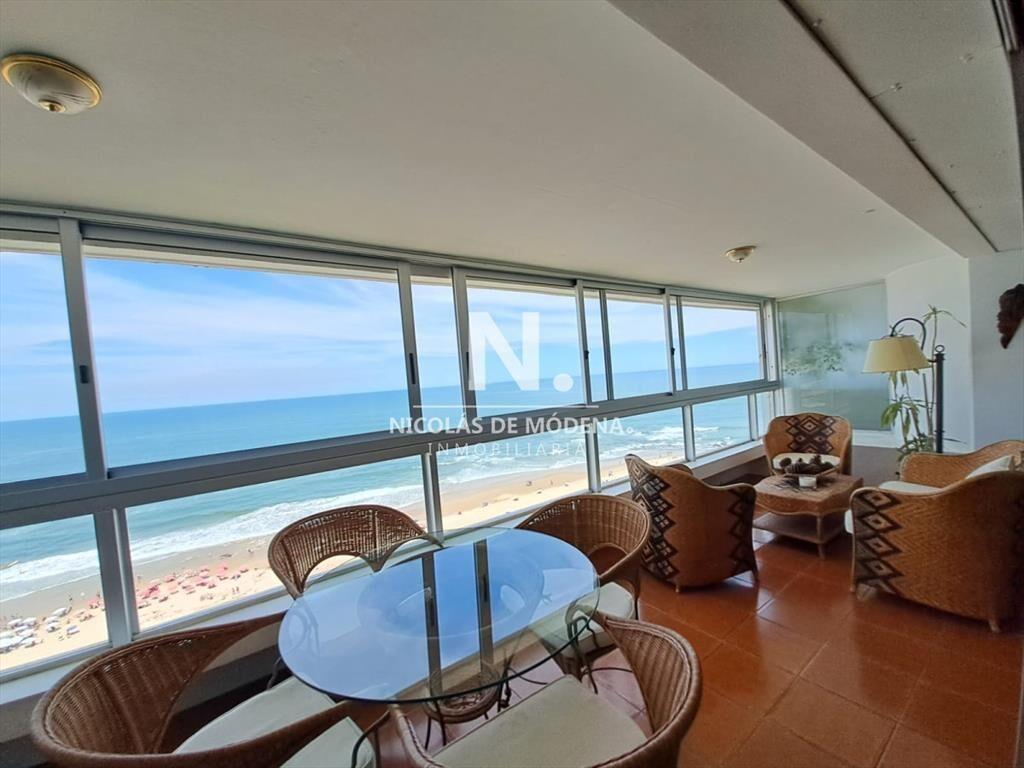 Espectacular apartamento en venta frente al mar