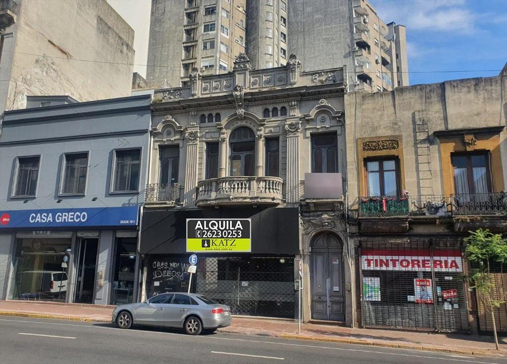 Av Uruguay casi Libertador, padrón único , 1319 m2, excelen