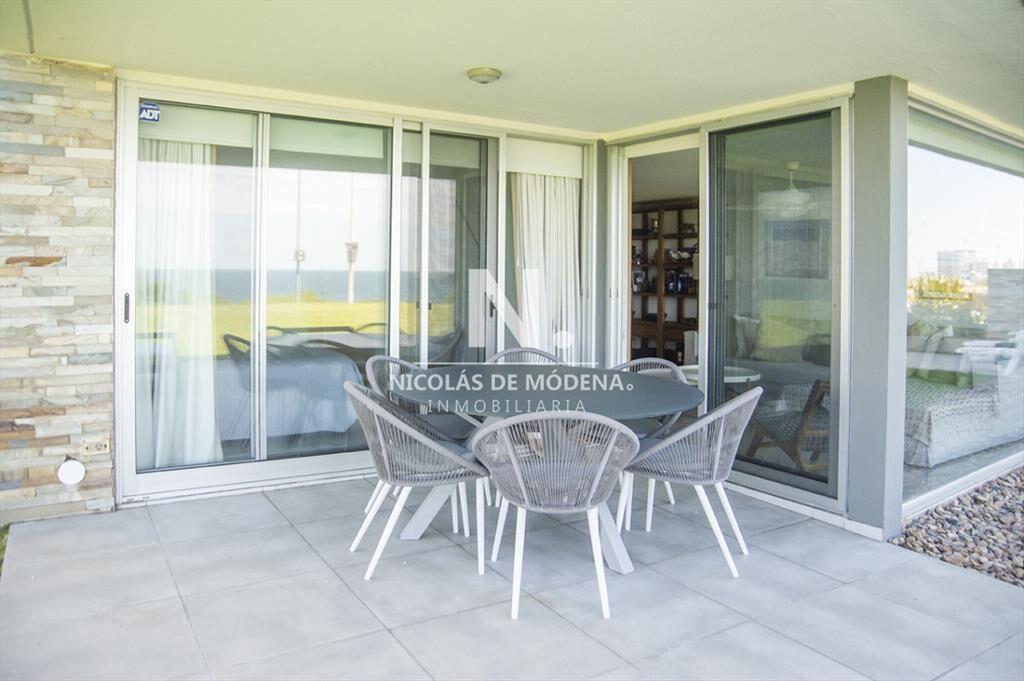 En venta apartamento de 3 dormitorios en Pinares