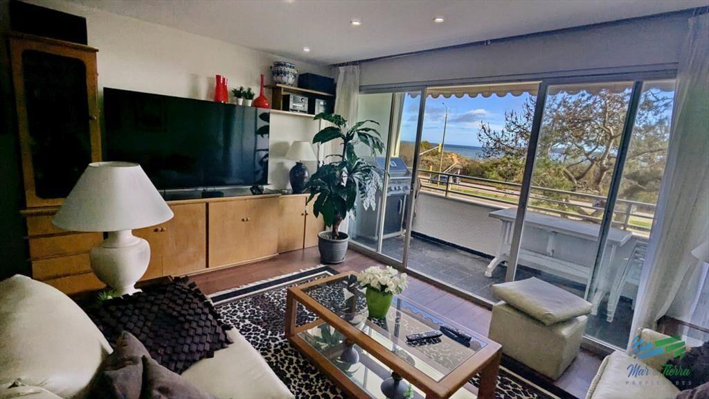 Venta de apartamento 3 dormitorios en primera línea sobre