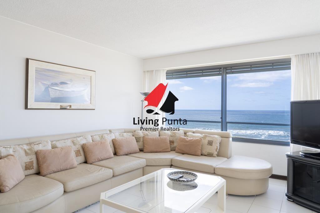 Venta de apartamento de 3 dormitorios y dep. de