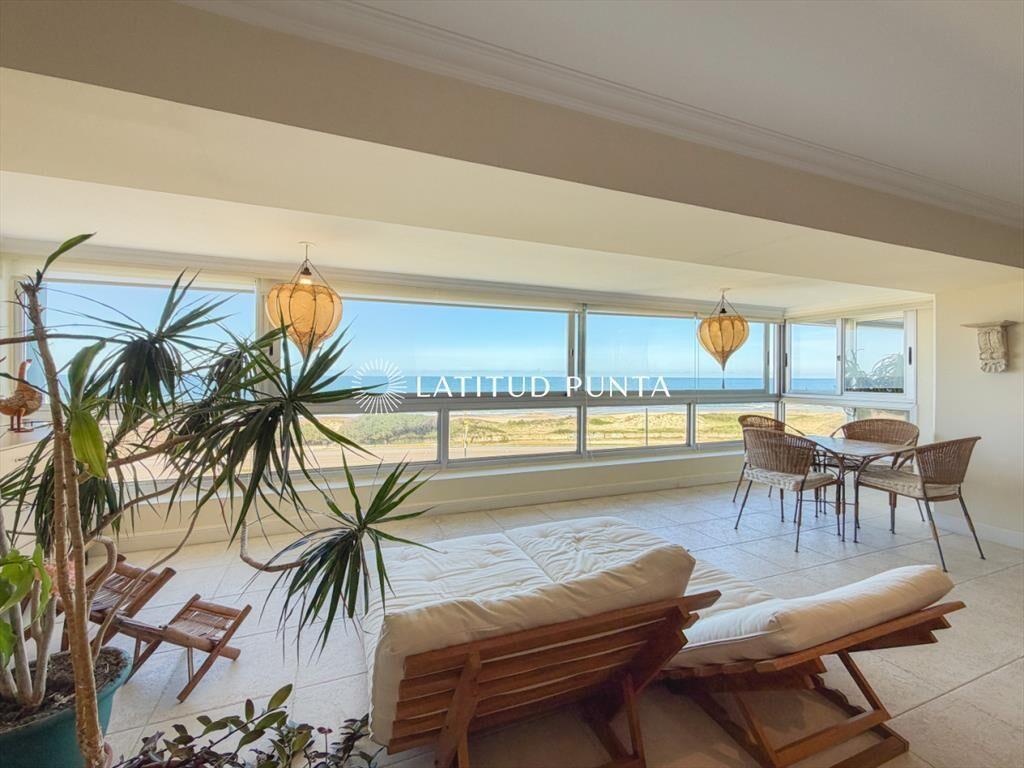 Apartamento frente al Océano, 3 dormitorios más
