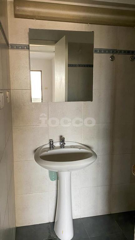 VENTA Y ALQUILER DE BUENA OFICINA EN PLAZA INDEPENDENCIA