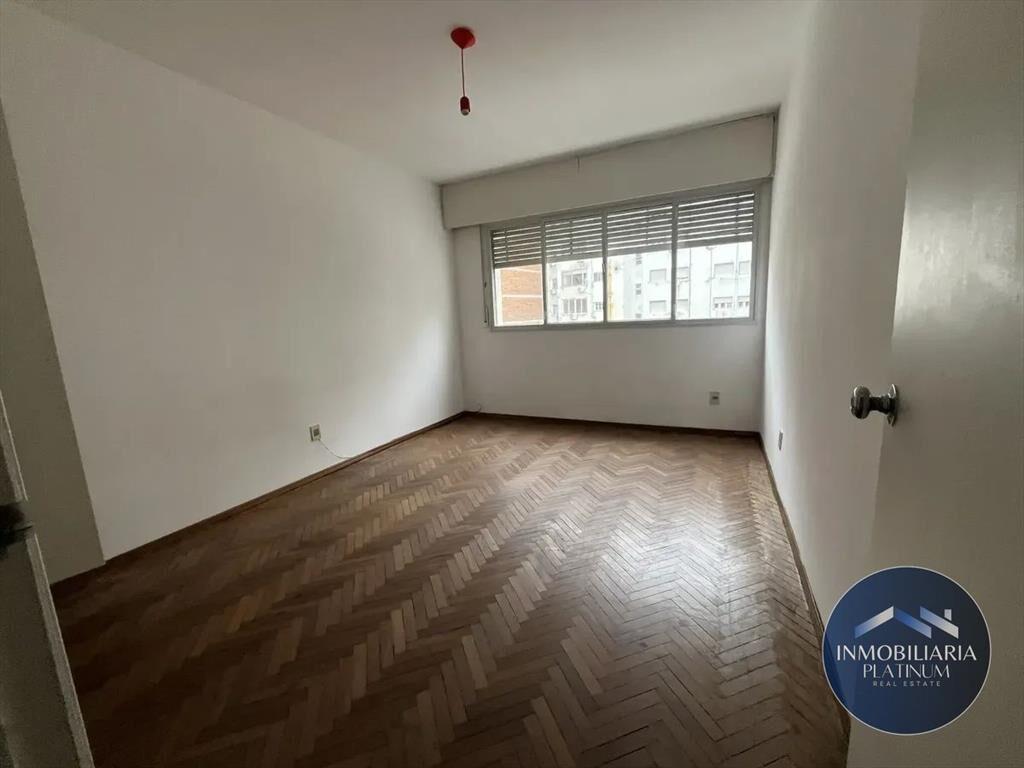 Apartamento en venta c/ cochera en Pocitos