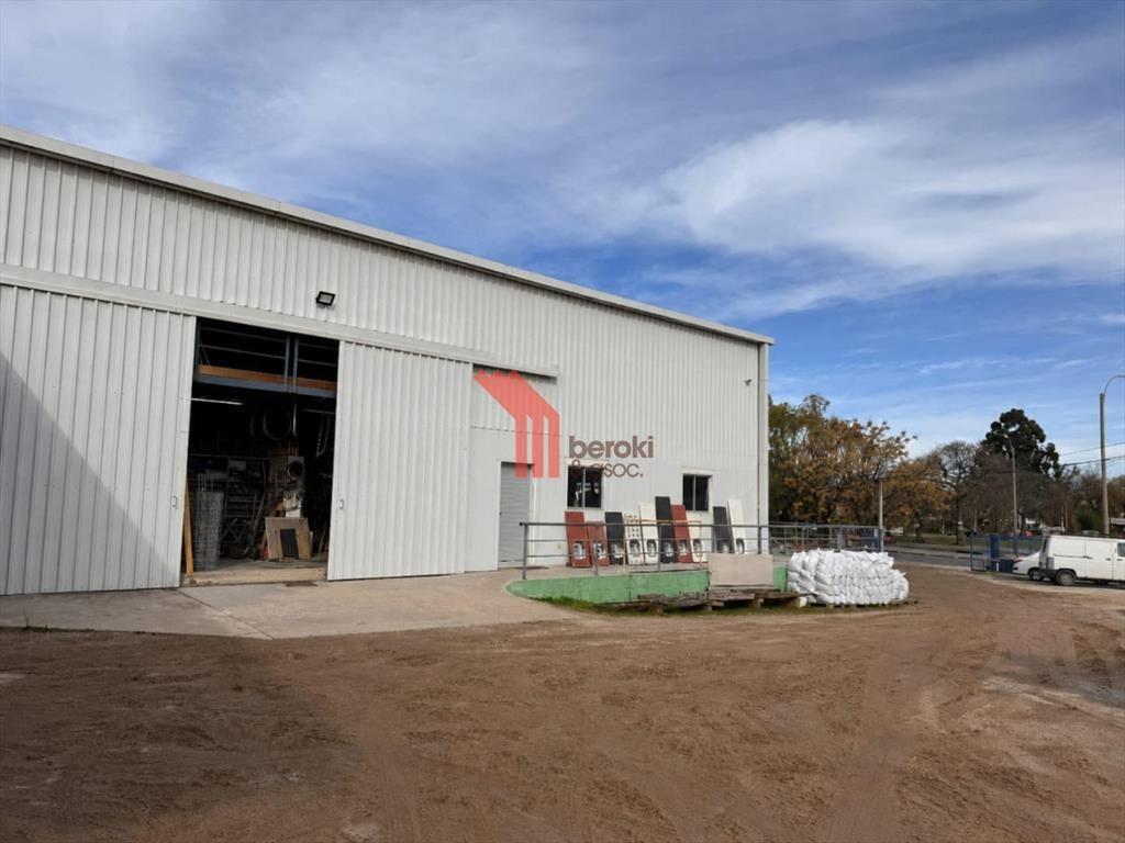 Venta Local comercial, con gran terreno sobre