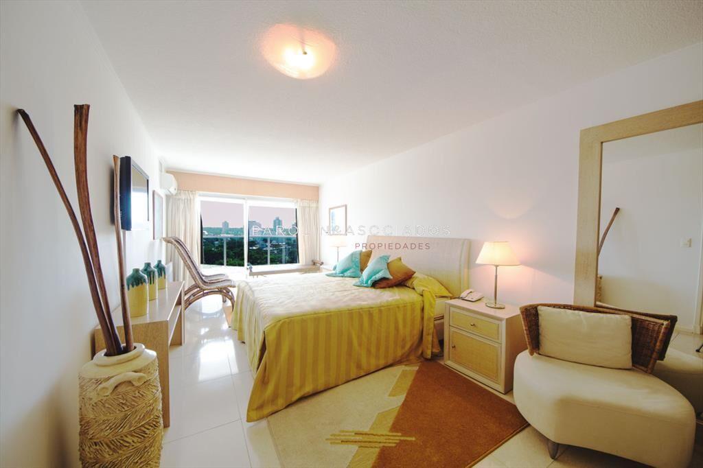 Apartamento en venta de 3 dormitorios en de Punta
