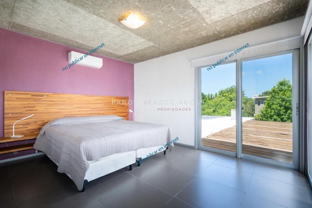 Venta de casa de 4 dormitorios en barrio Punta