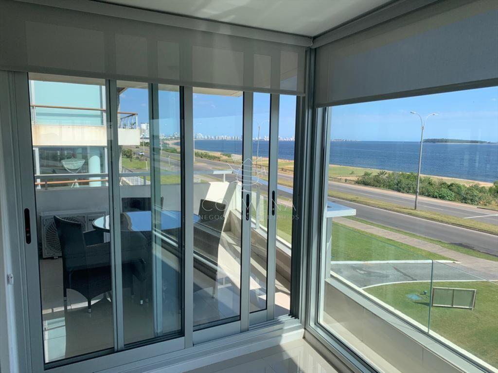 Apartamento con muy buena vista primera linea al