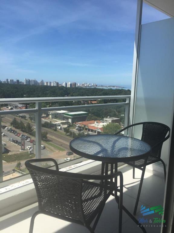 ALQUILER ANUAL, TORRE CON SERVICIOS, 1 DORMITORIO, PUNTA DE