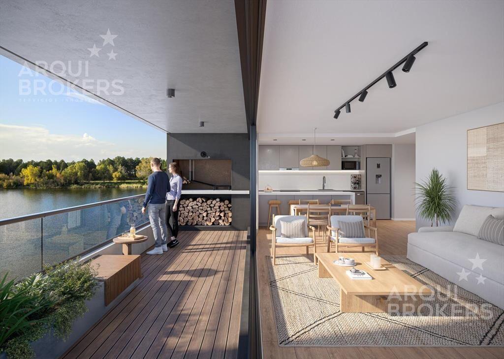 Apartamento de dos dormitorios en venta en Carrasco Este -