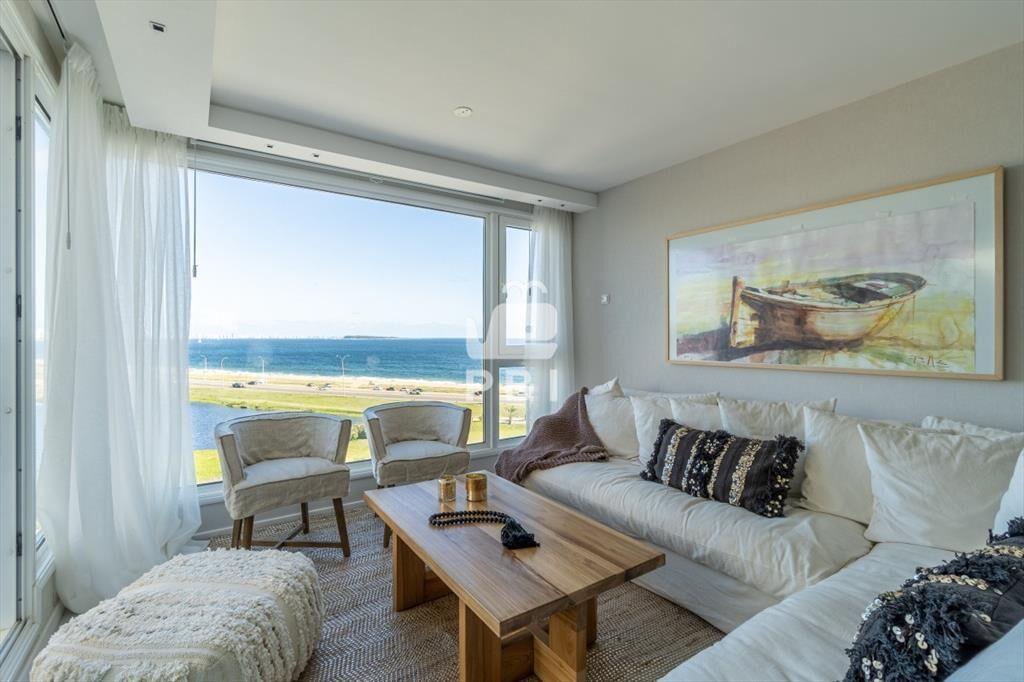 Venta de Espectacular Apartamento frente a la -