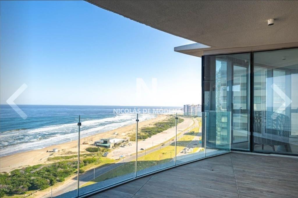 En venta apartamento con vista al mar de 3 en del