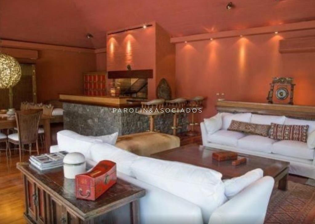 Hermosa casa en venta de 6 dormitorios en La Barra, Punta d