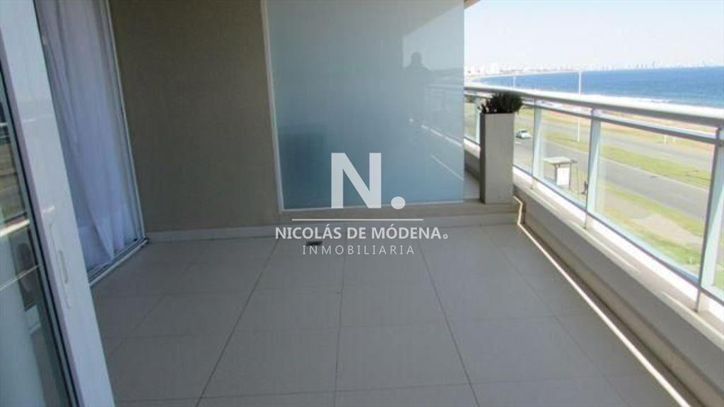 Venta de departamento de 3 dormitorios en Punta