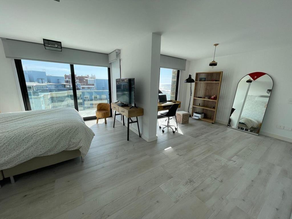Venta departamento en Punta del este frente al mar