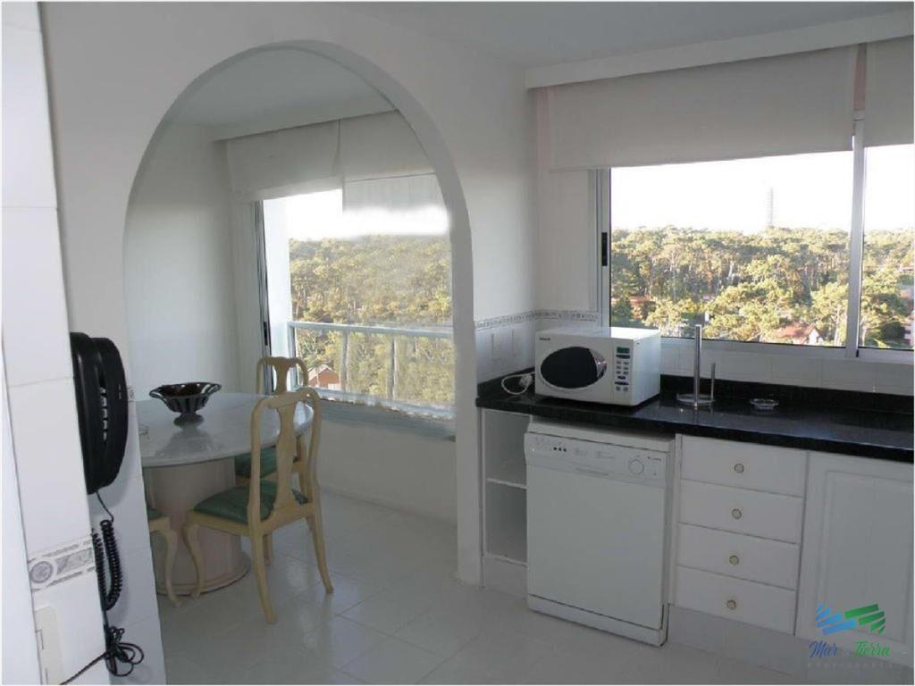 Vendo apartamento 4 dormitorios frente al mar,