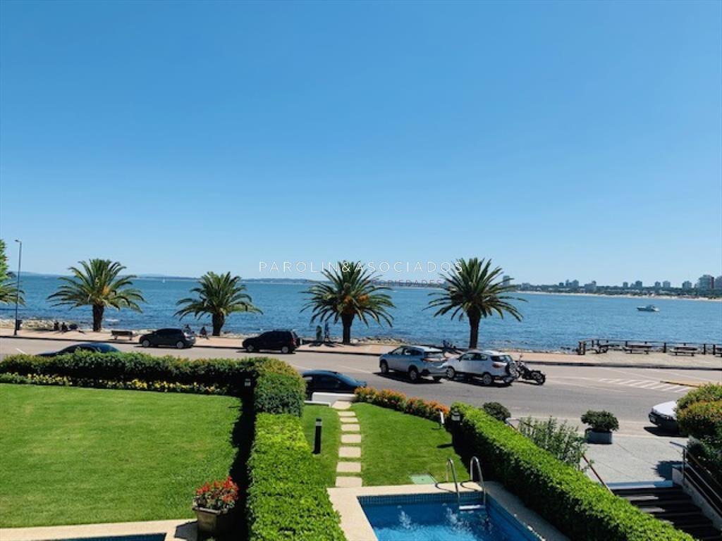 Apartamento en venta en primera linea de Puerto,