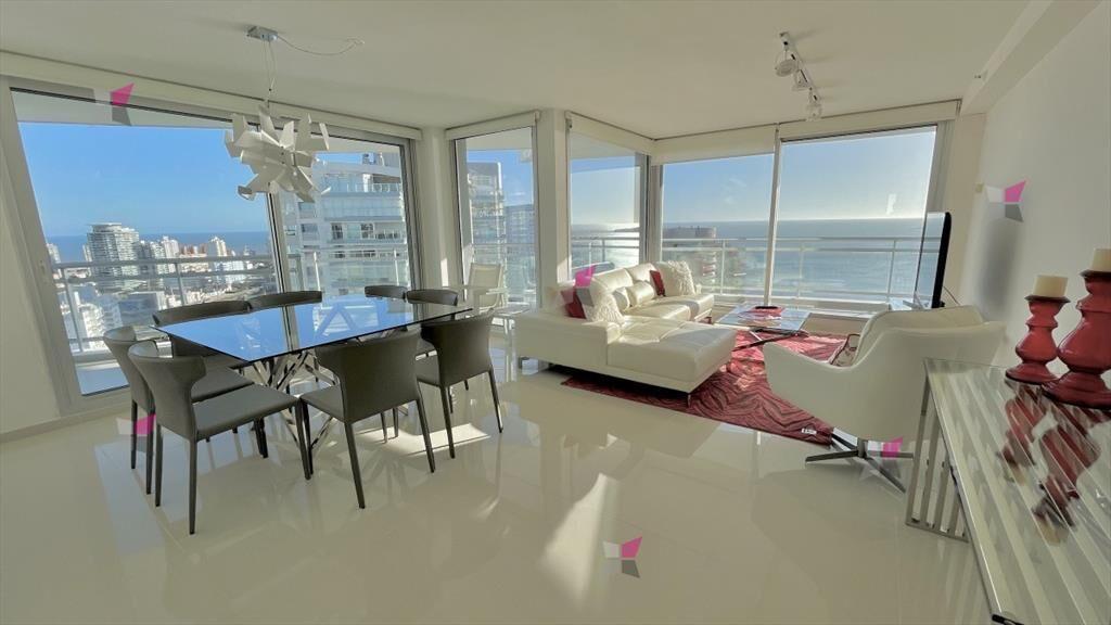 VENTA DE APARTAMENTO DE 3 DORMITORIOS Y SERVICIO