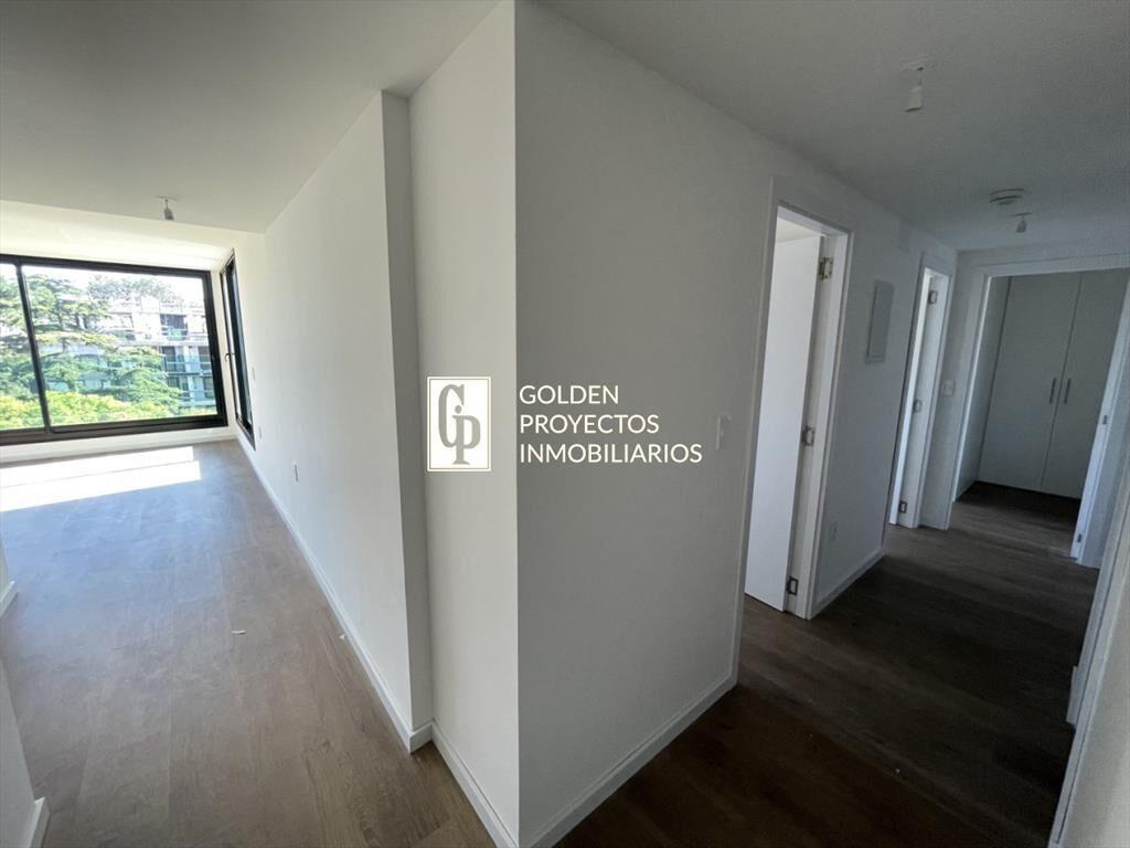Apartamento en venta tres dormitorios y balcon en