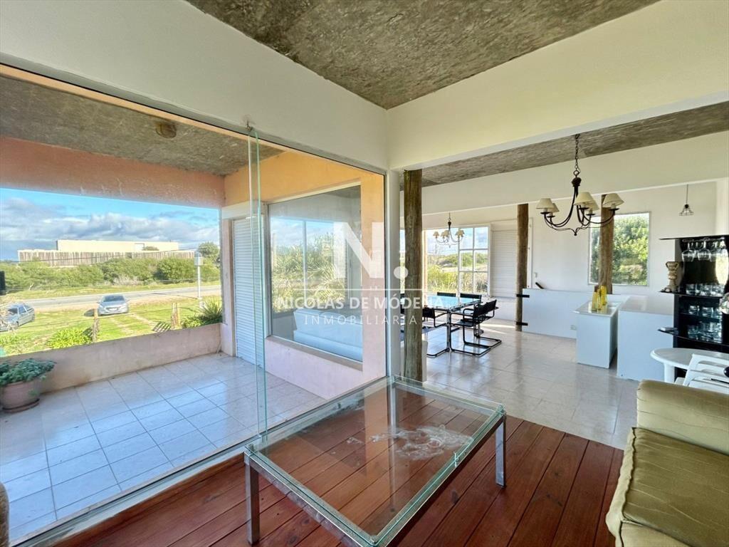 Excelente casa en La Juanita - Primera lÃnea del mar En Aq