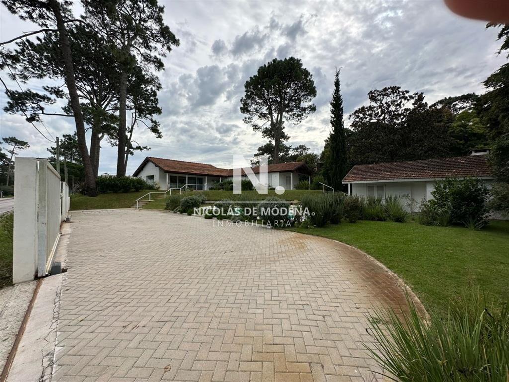 Casa ideal para clinica privada, zona comercial,