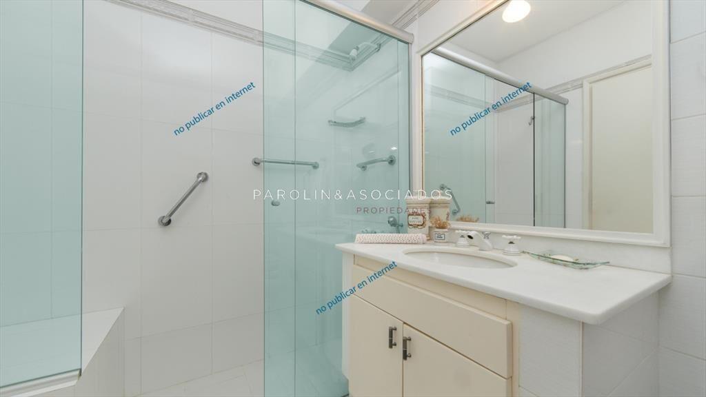 Apartamento en venta de 4 dormitorios en edificio