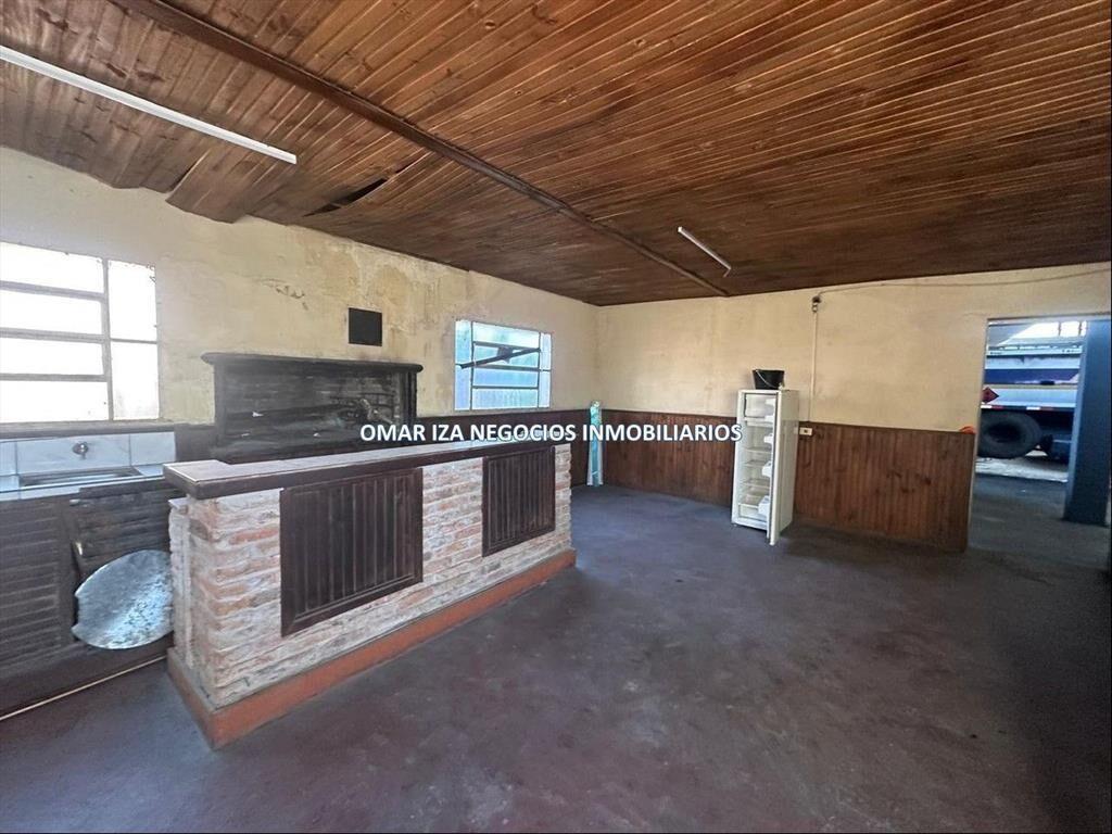 VENTA LOCAL COMRCIAL EN LA TEJA, GALPON, DEPOSITO, ENTRADA