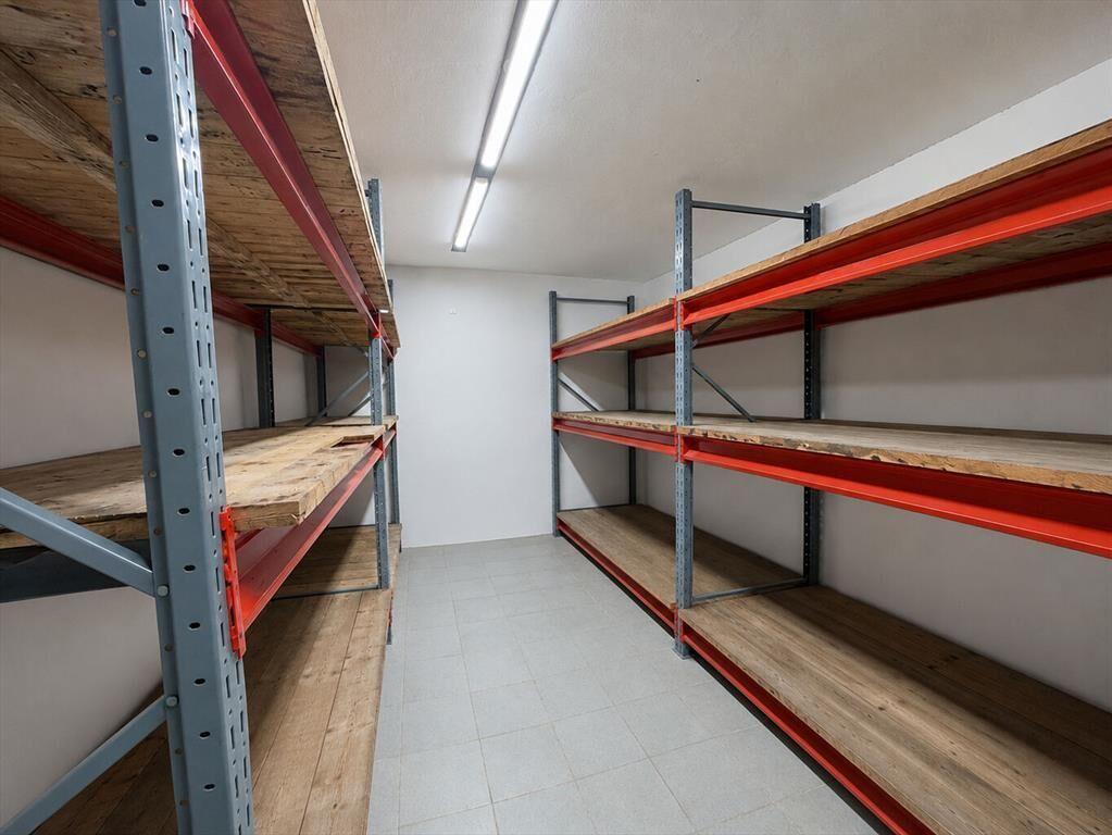 2 Locales comerciales y deposito en venta
