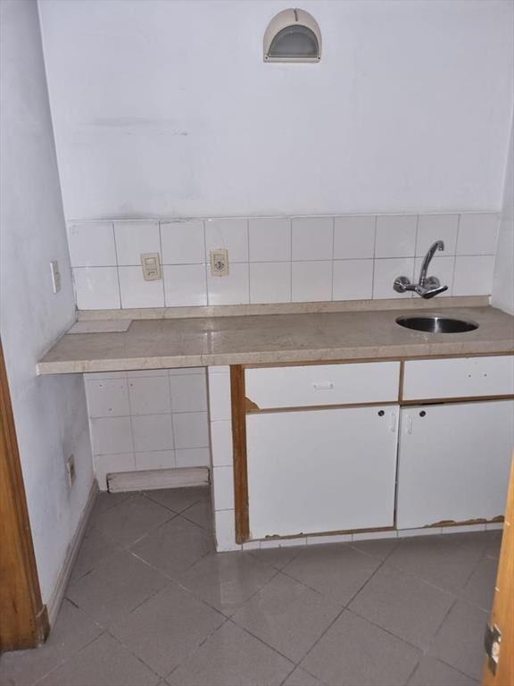 Oficina- Misiones y Cerrito, 220 m2 , planta llana !!