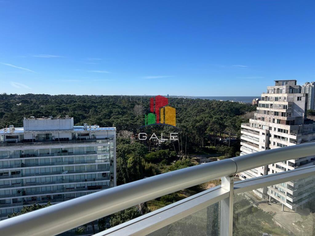 apartamento en venta de 3 dormitorios 3 baños,