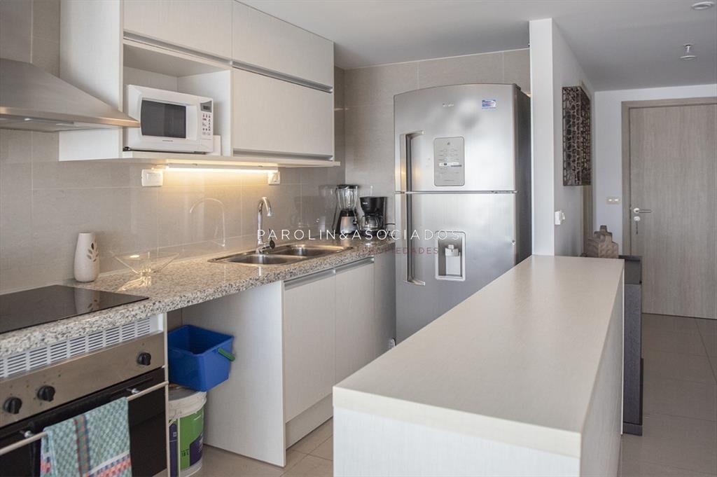 Piso alto con vista panoramica, 1 dormitorio y en