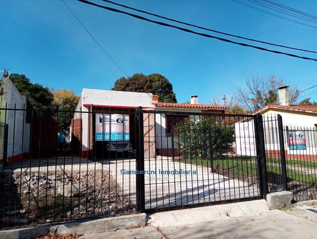 Local con entrada para coche y terreno.