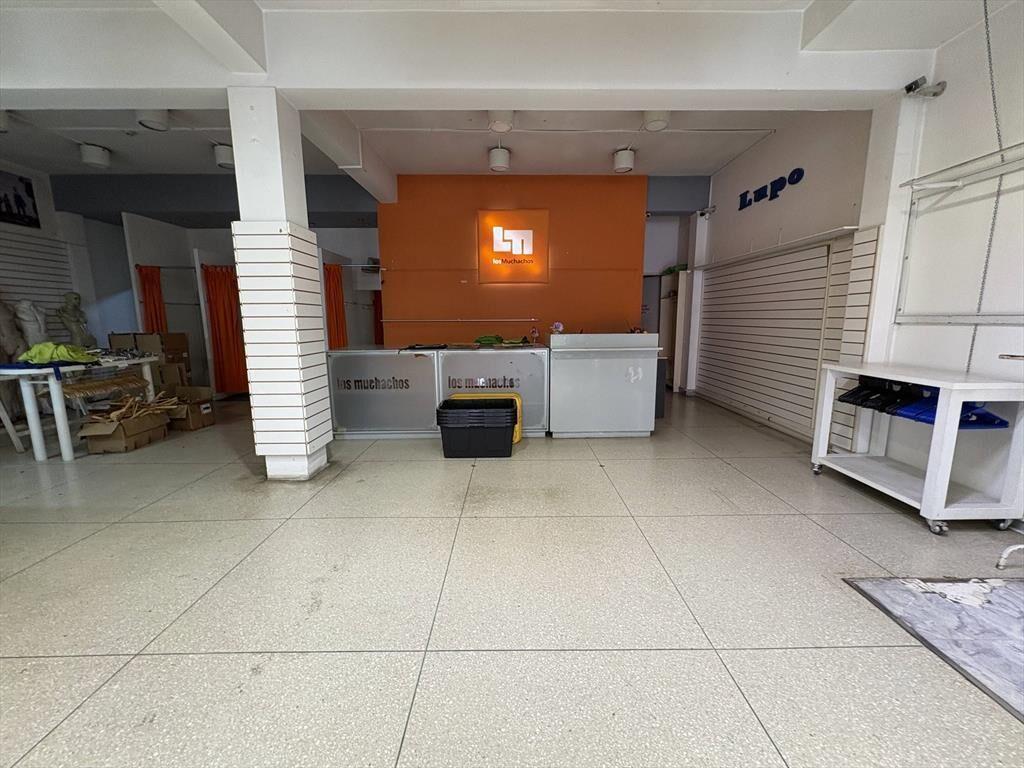 Alquiler Local comercial en centro comercial de Pando 400 m2
