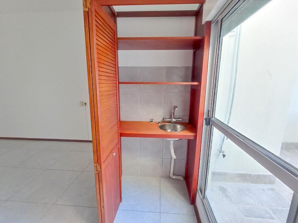 Apartamento en Alquiler. Monoambiente, kitchenette, Baño