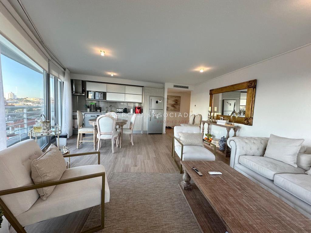 Apartamento en venta de 2 dormitorios en torre