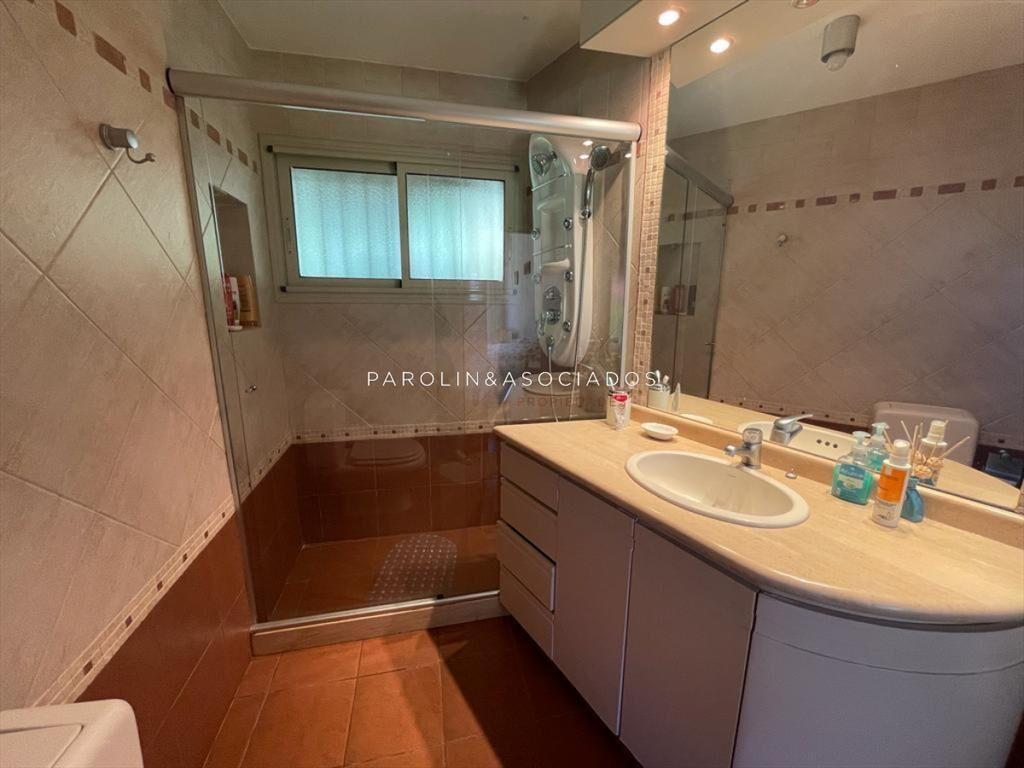 Hermosa casa de 4 dormitorios en Mansa, Punta