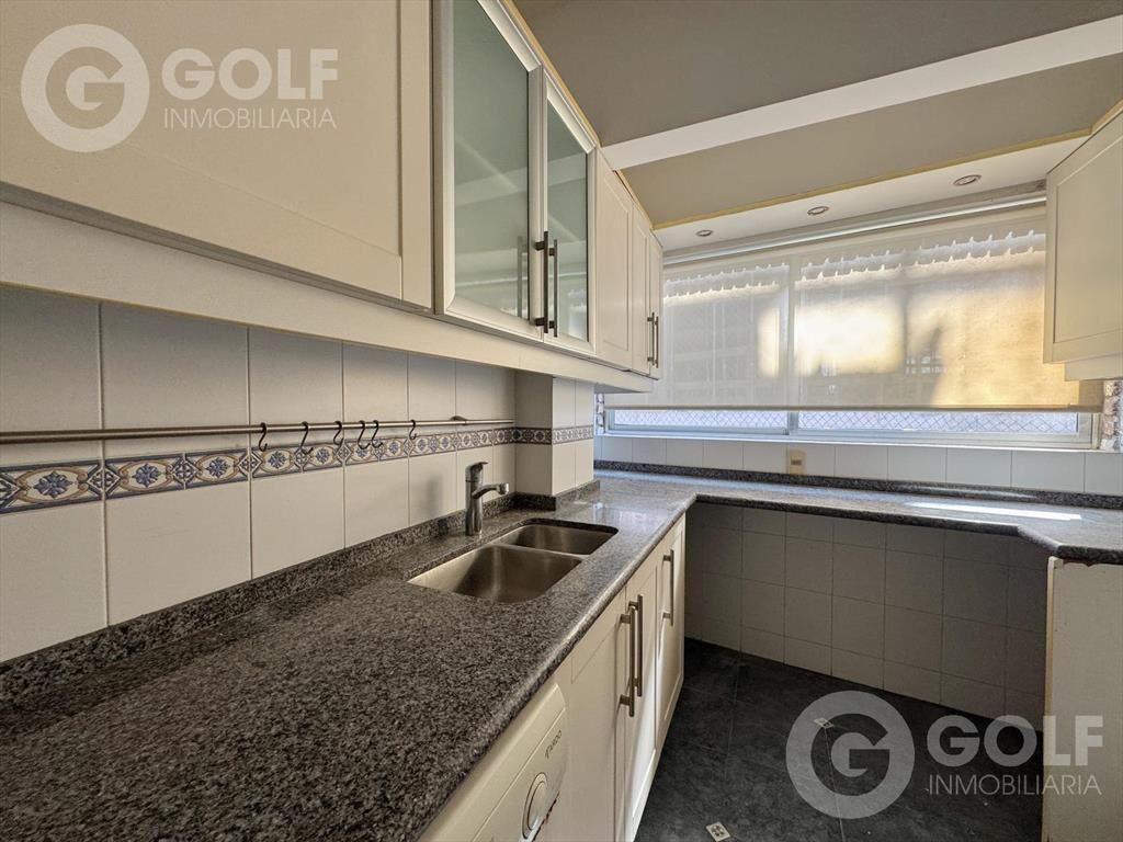 Venta apartamento de 3 dormitorios con vista al Puertito De